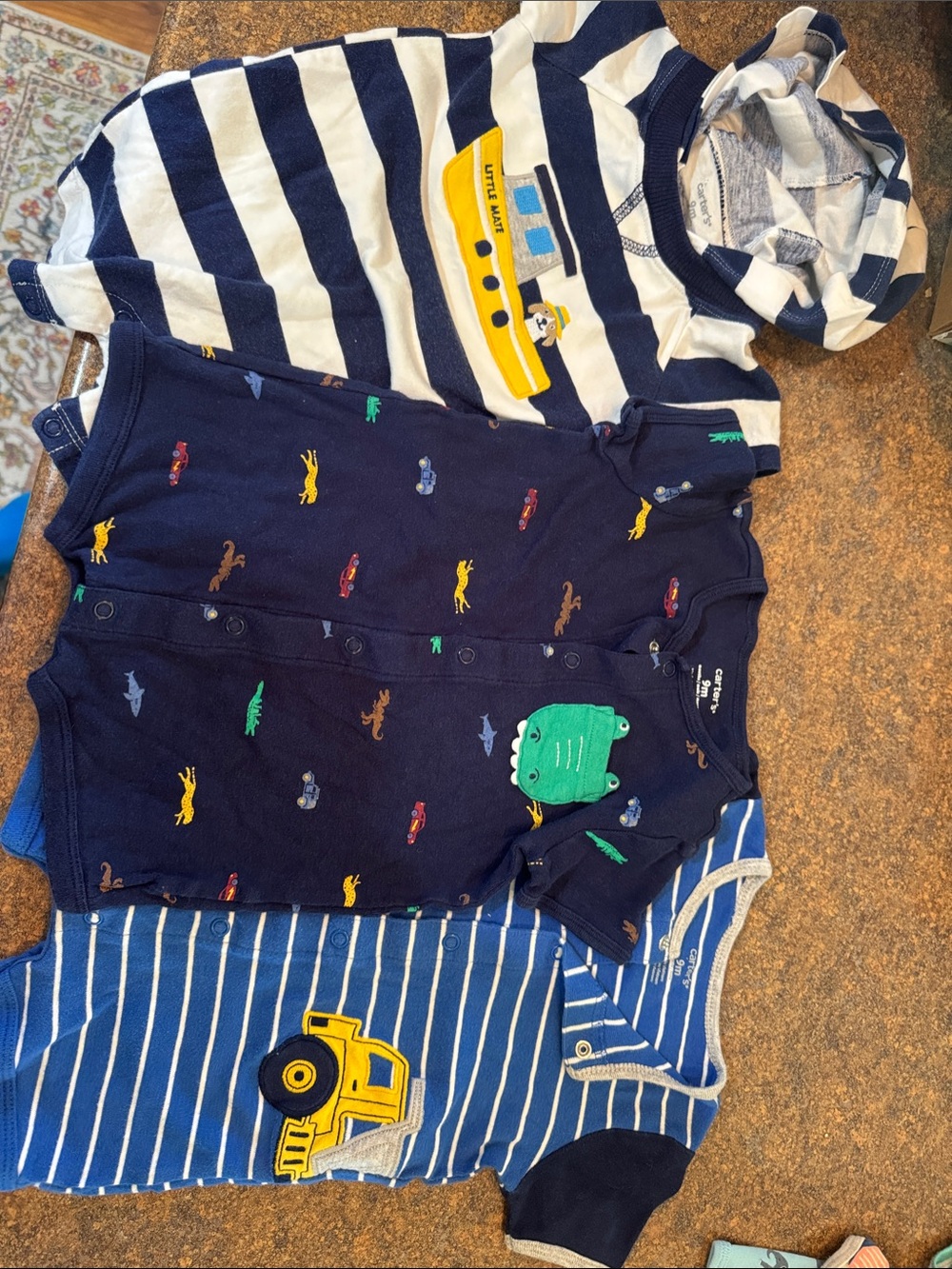 Lot of 3 Carter's one piece-Short-Sleeve